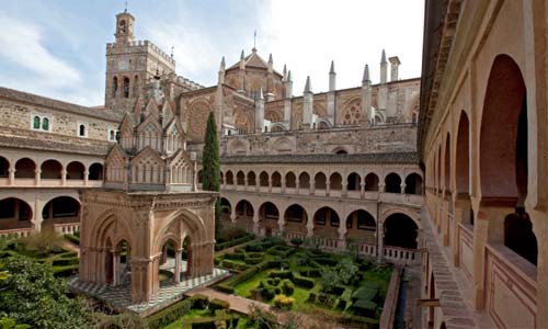 Descubre Guadalupe, la luz de la Navidad de Extremadura Los 9 pueblos con más encanto de las tierras de Talavera