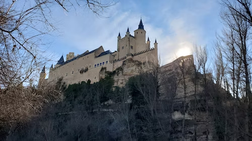 Escápate y descubre el castillo medieval más bonito de Europa cerca de Talavera