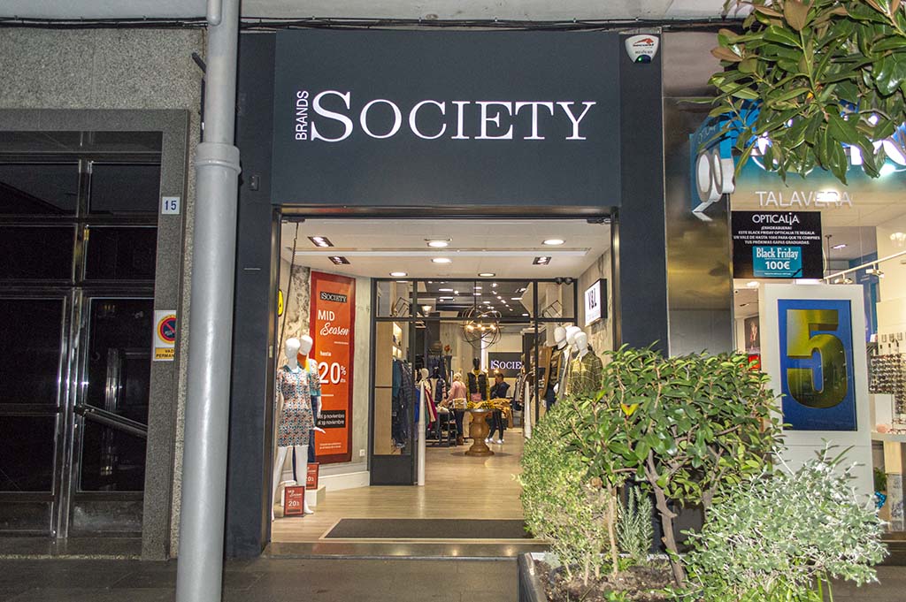 Brands Society: Innovando la moda con estilo exclusivo