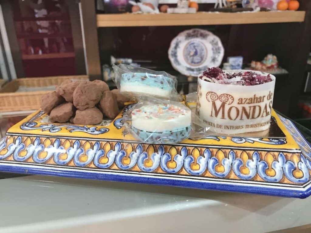 Azahar de Mondas, postre específico de Las Mondas y ofrenda para la patrona de Talavera