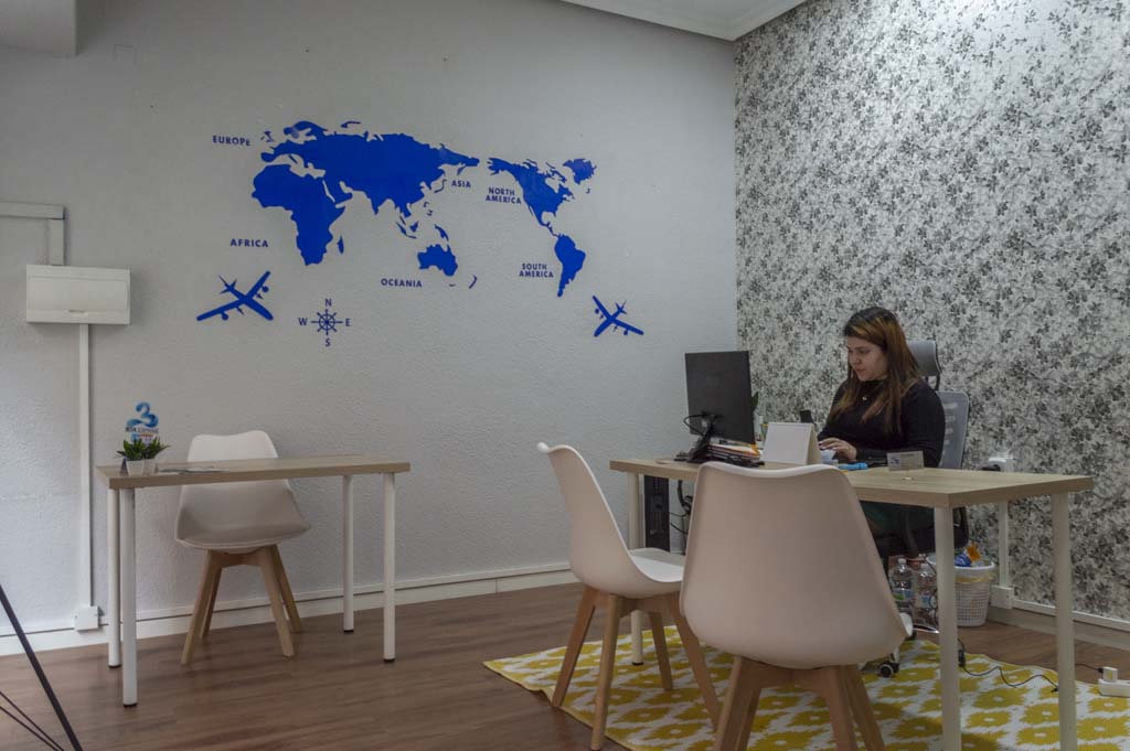 Interior de la agencia