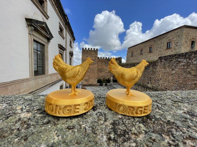 Encuentra la gallina de oro y consigue 200 euros - Foto del ayuntamiento de Cáceres
