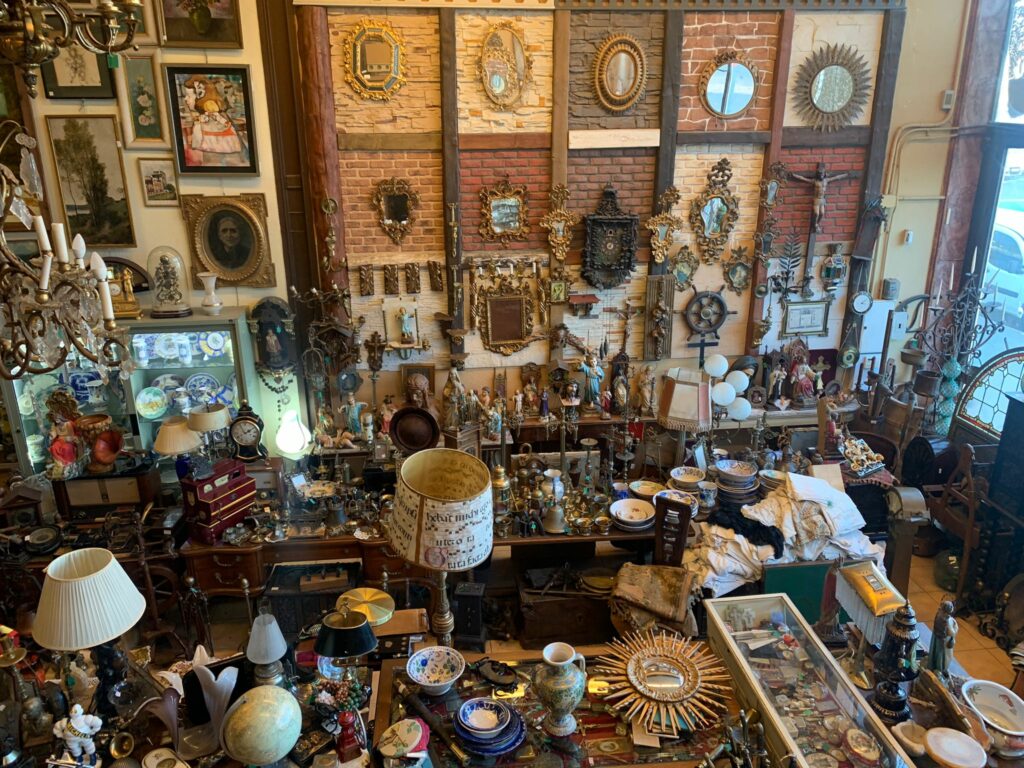 Revendoo: la exclusiva tienda de antigüedades en Talavera que revive el pasado con estilo
