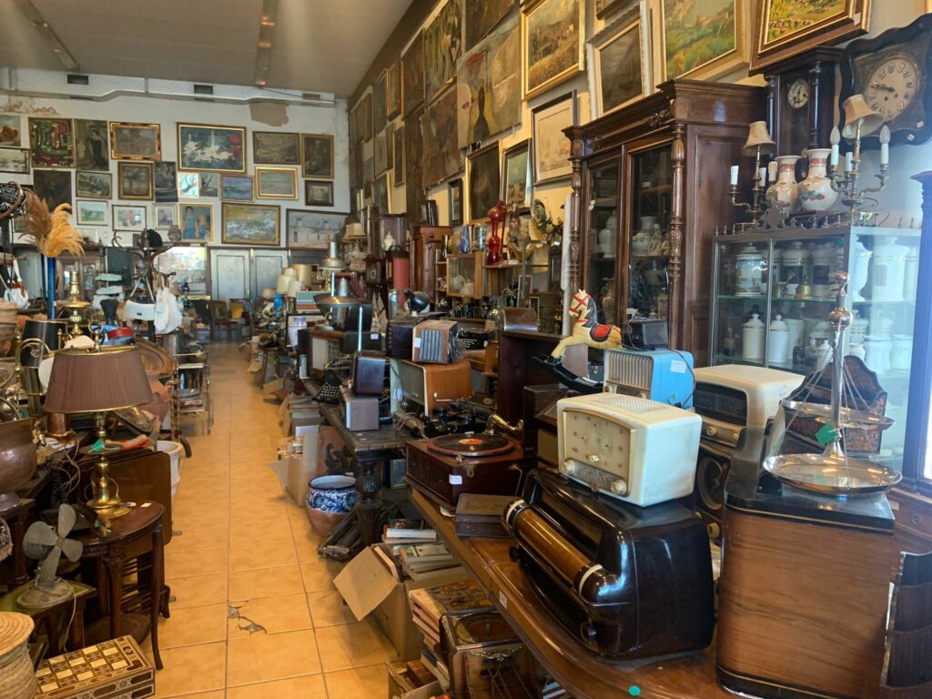 Revendoo: la exclusiva tienda de antigüedades en Talavera que revive el pasado con estilo