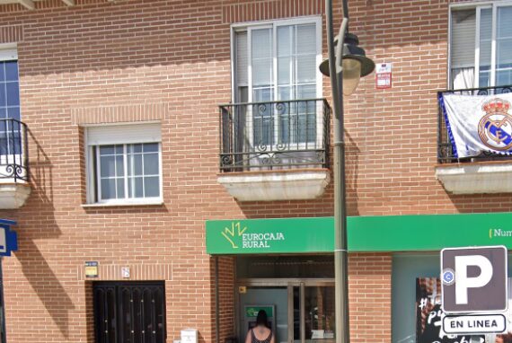 La Guardia Civil investiga la conexión entre dos atracos en dos sucursales bancarias