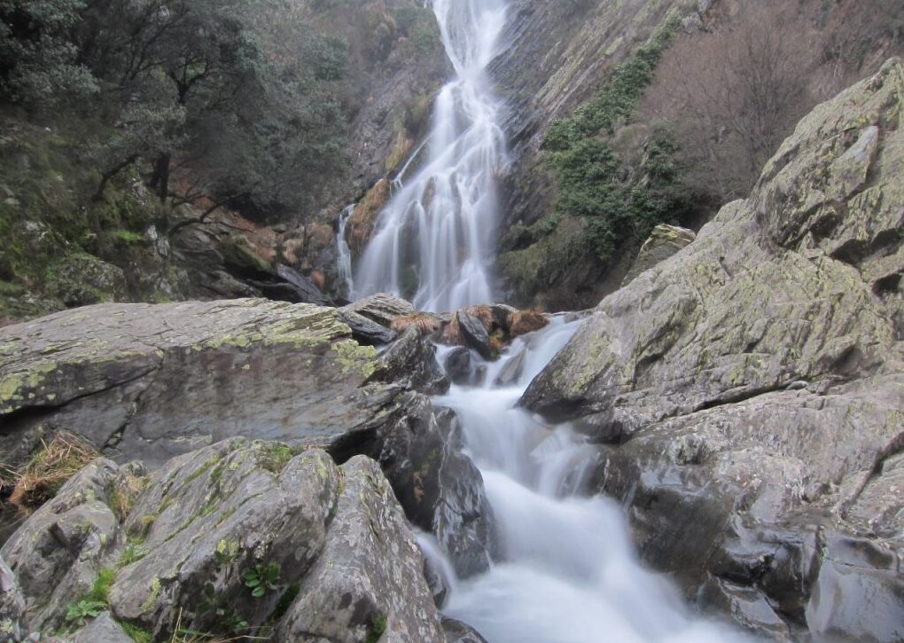 Escapada a la cascada del Chorrituelo de Ovejuela en Las Hurdes (Foto de Mi Familia Viajera)