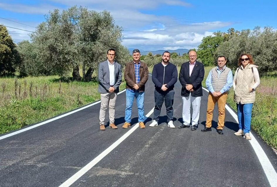 El camino reasfaltado por Diputación que mejorará el desarrollo local de dos pueblos