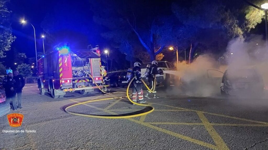 Espectacular incendio de vehículos en Talavera