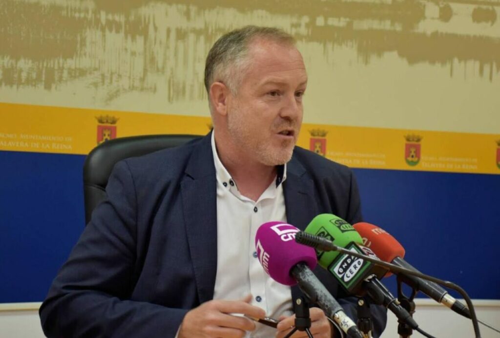 El PSOE insta al alcalde a defender la llegada del AVE sobre la lealtad partidista
