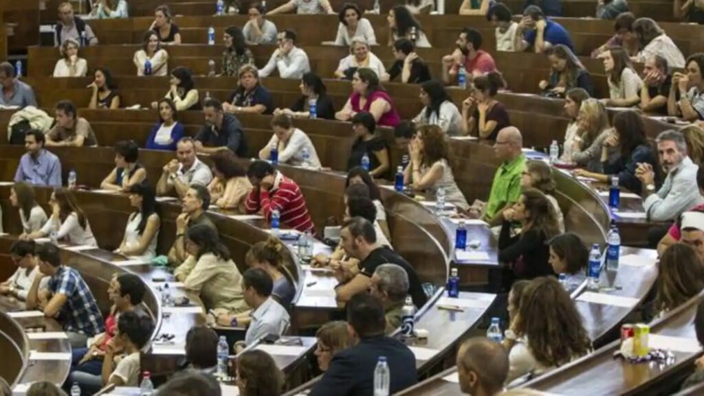 La convocatoria para ser profesor en Castilla-la Mancha ya tiene fecha