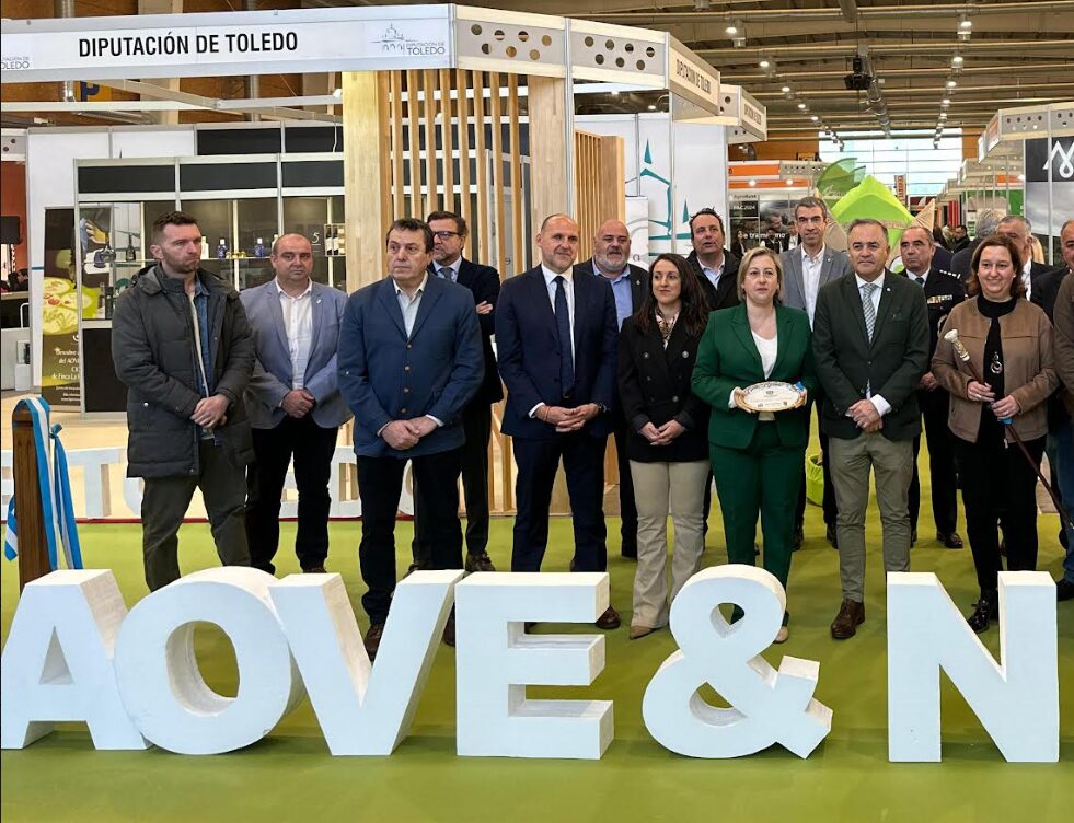 La Presidenta de la Diputación inaugura la III Edición AOVE&Nuts Experience