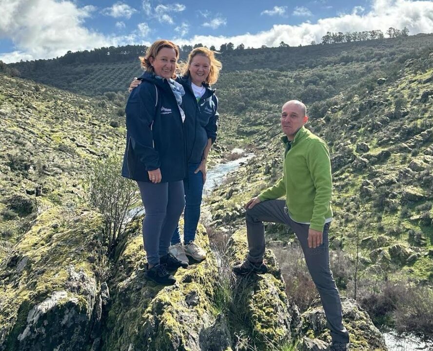 La presidenta de la Diputación anima a los senderistas a conocer la Red de Senderos de Toledo