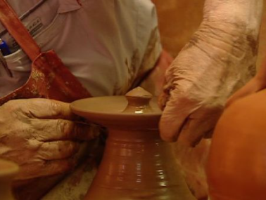 Conocida por sus hornos árabes y su habilidad para trabajar la arcilla