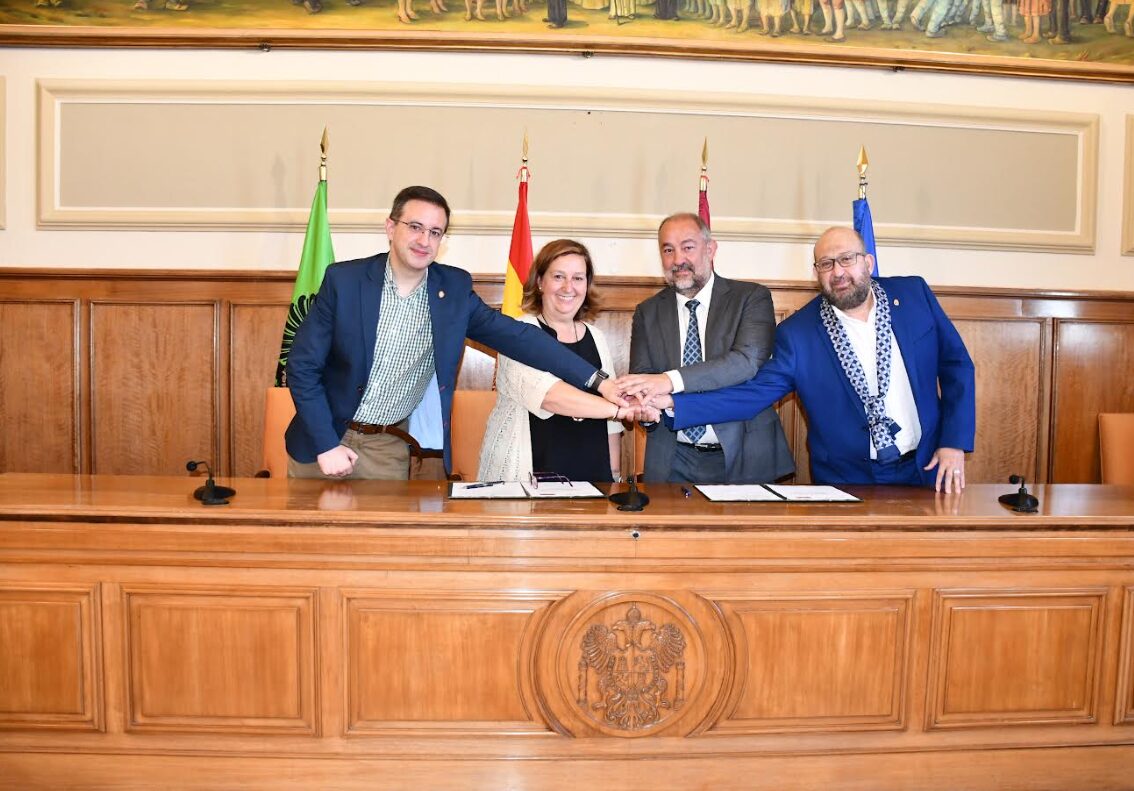 Se firma un convenio de 50.000 euros para impulsar la docencia