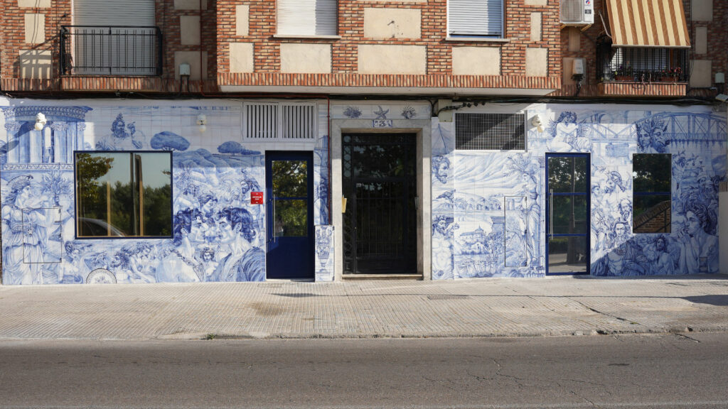 Raíces - Carlos Maldonado, y su nueva fachada al detalle