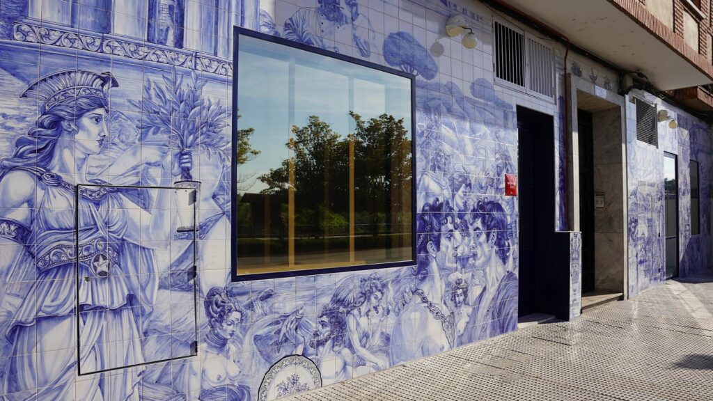 Raíces - Carlos Maldonado, y su nueva fachada al detalle