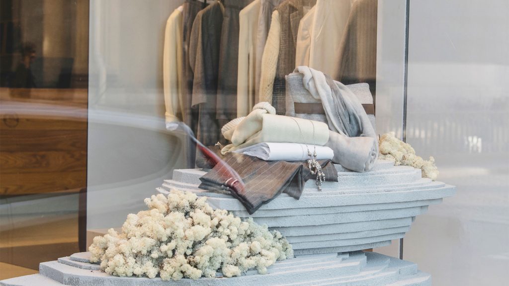 Ideas para decorar el escaparate de tu tienda