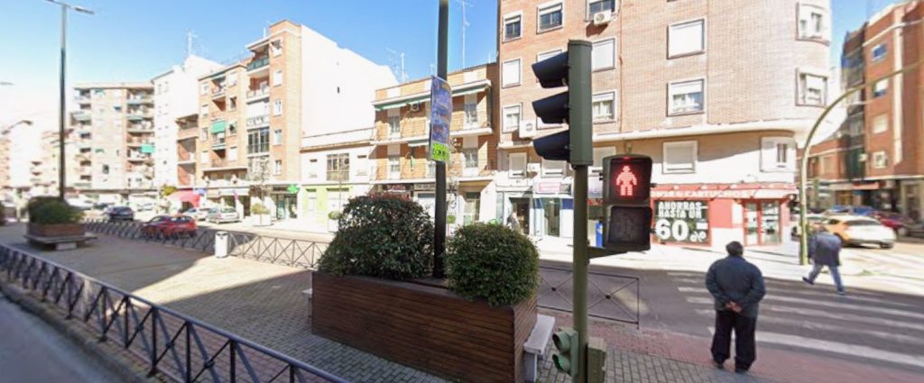 Amenazas y botellas por los aires en Av. Pío XII