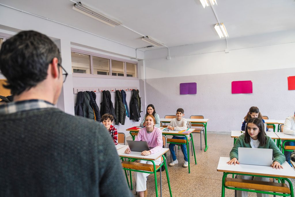 Castilla-La Mancha fija ratios más bajas en Infantil y Primaria