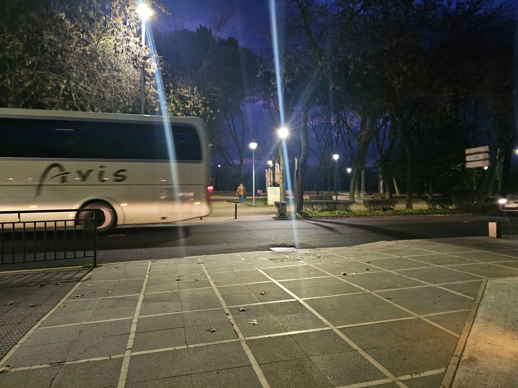 Los pasos de cebra de la Ronda del Cañillo siguen sin pintar tras el asfaltado