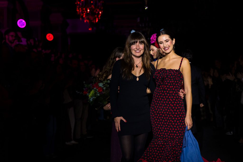 Una diseñadora de Daimiel revoluciona el desfile de moda flamenca en Sevilla
