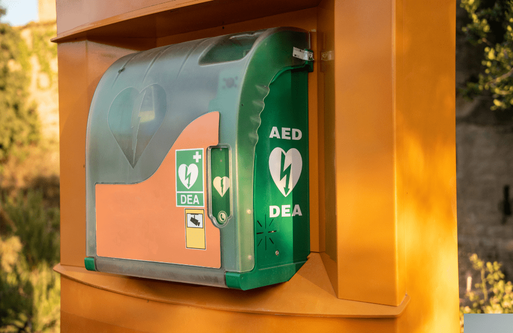 Castilla-La Mancha instala desfibriladores en espacios naturales