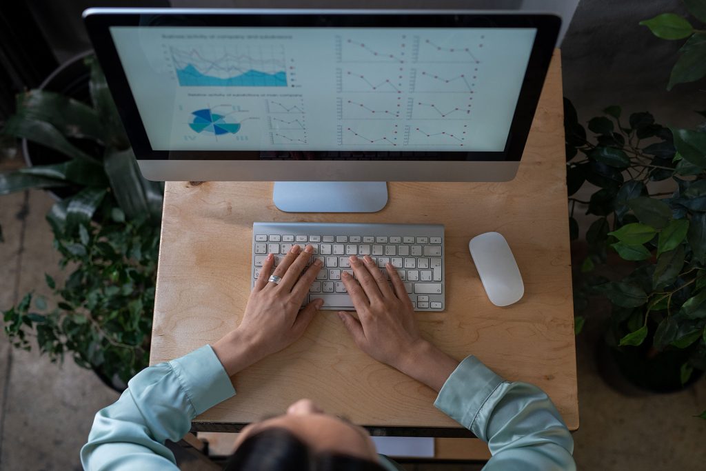 Sistema ERP en una empresa con software de gestión de almacenes integrado