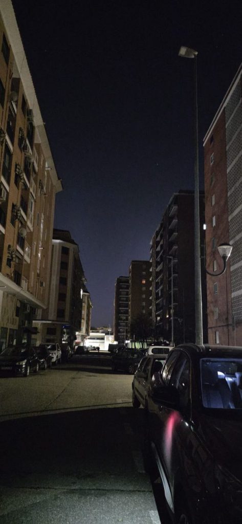 El barrio de El Pilar en Talavera de la Reina amanece a oscuras