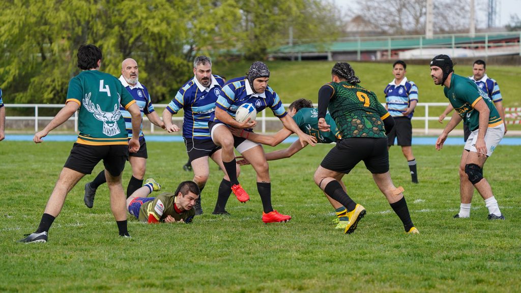 Talavera acerca el rugby a su afición en una jornada de deporte y valores