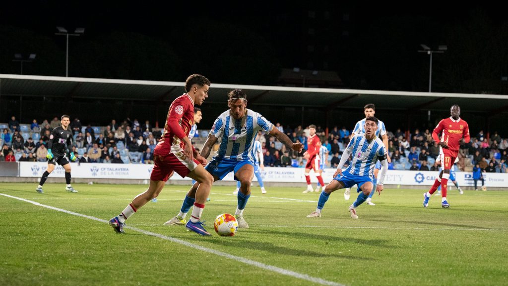 El CF Talavera resiste ante el CD Tenerife pero se queda a las puertas del gol