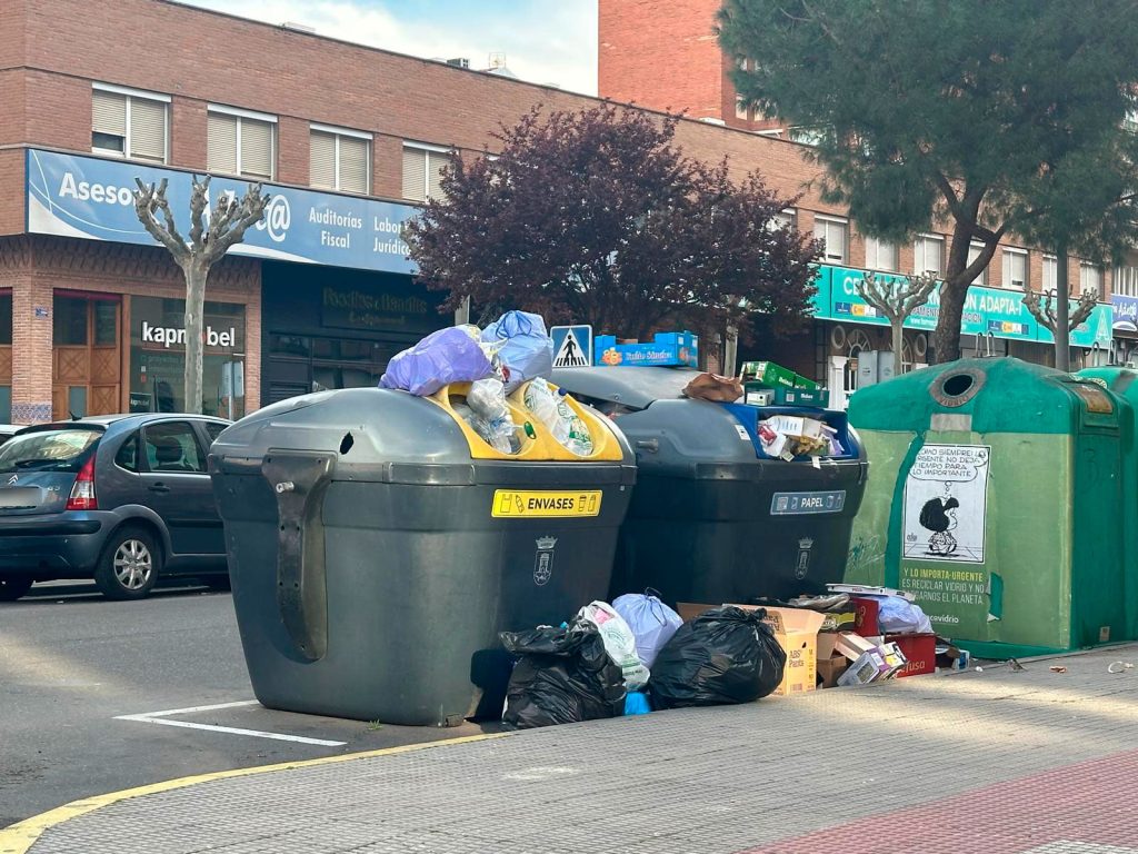 PSOE Talavera: La basura se le acumula a José Julián Gregorio