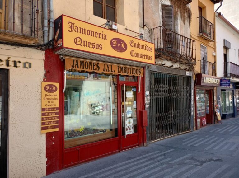 La tienda Embutidos J y L de Talavera se traspasa
