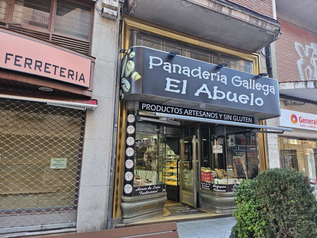 Reapertura de la panadería El Abuelo en Talavera