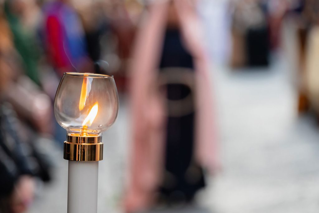 La Vigilia Pascual llena de fe la noche del Sábado Santo en Talavera