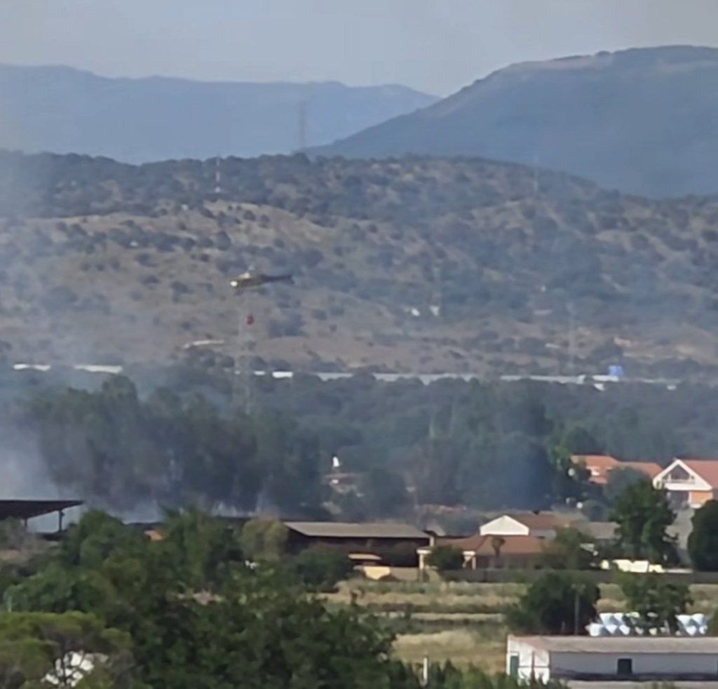 Extinguido un incendio junto a la carretera de Mejorada y Segurilla tras una rápida intervención