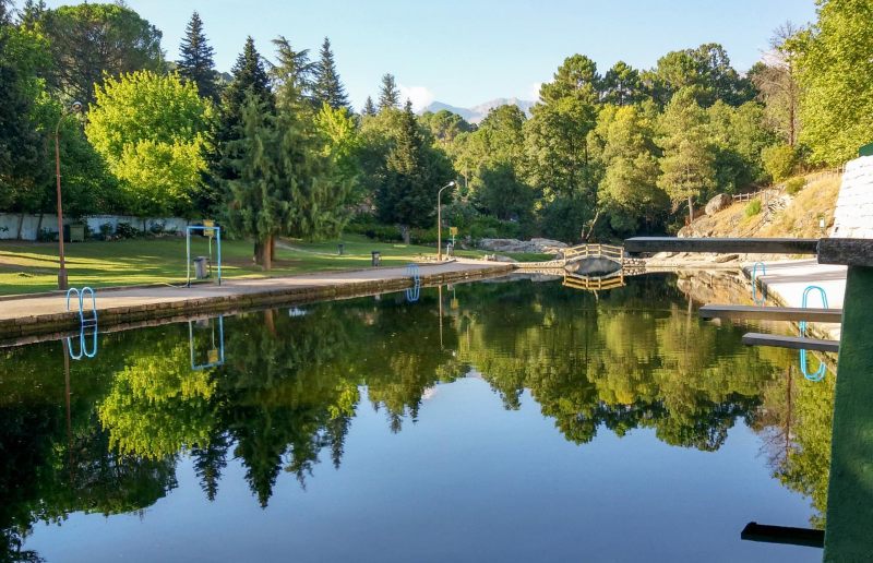 Un oasis en plena Sierra de Gredos para bañarte este verano cerca de Talavera | Arenas de San Pedro