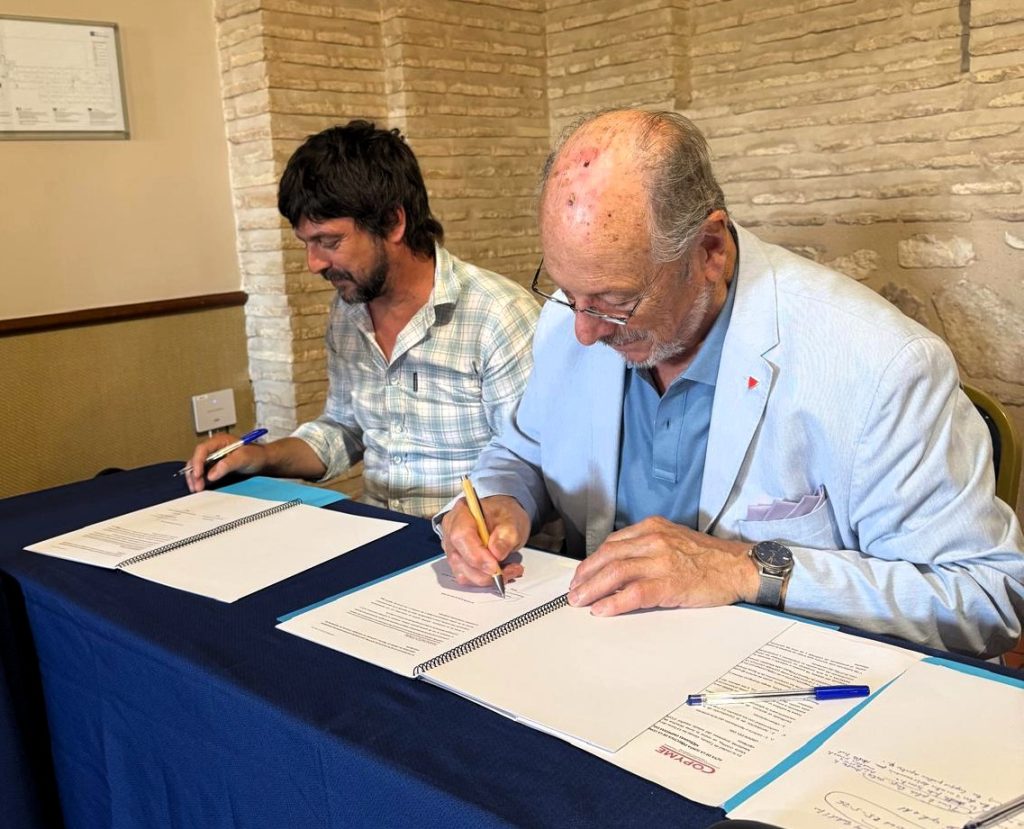 Momento de la firma fundacional de COPYME Castilla-La Mancha.