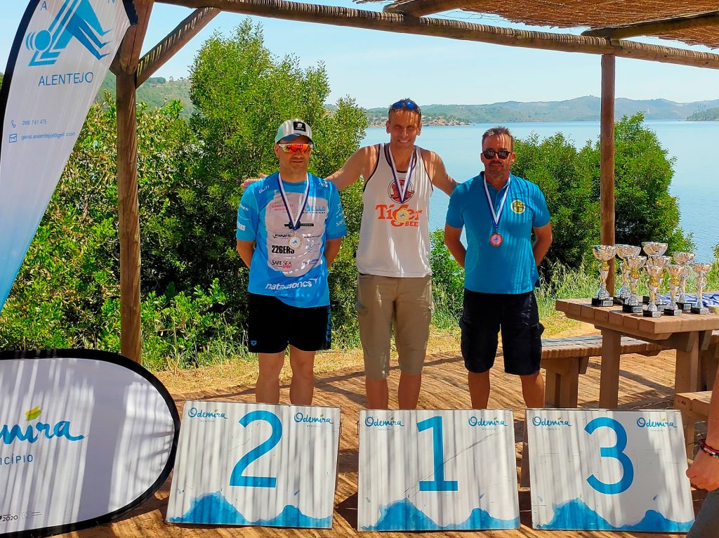 Rubén Gutiérrez brilla en Portugal con un gran fin de semana entre aguas abiertas y piscina