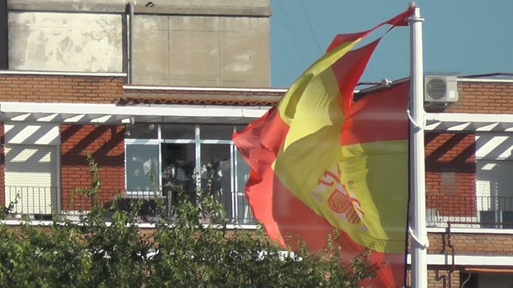 La bandera de España de la Ronda del Cañillo sufre roturas continuas en Talavera