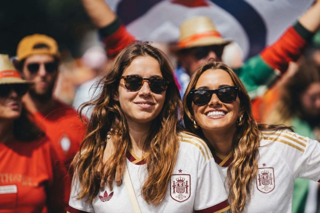 La camiseta de fútbol ya no pertenece al estadio: así ha convertido el Mundial 2026 el sportswear en el nuevo lujo cotidiano