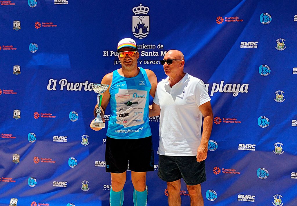 Rubén Gutiérrez firma un nuevo éxito en Cádiz con un subcampeonato absoluto en la Travesía a Nado de El Puerto de Santa María