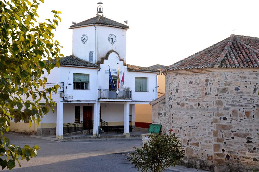 Sendero Ancho Grande: naturaleza, patrimonio e historia en El Campillo de la Jara