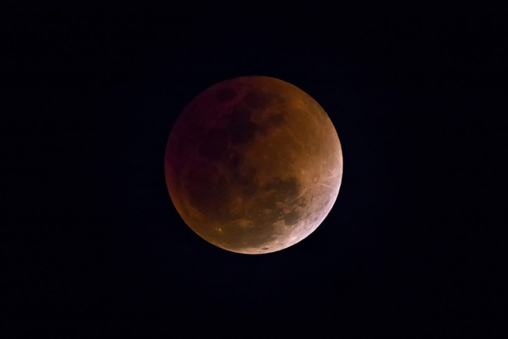 Talavera tendrá que madrugar para ver el eclipse lunar de este viernes