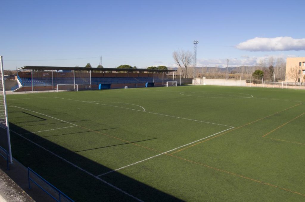 El Ayuntamiento iniciará la sustitución del césped del campo 'Jesús Fraile' tras años de reclamaciones en Patrocinio