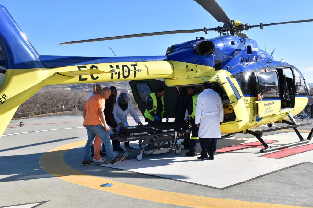 Los cuatro helicópteros sanitarios de Castilla-La Mancha ya pueden realizar transfusiones de sangre