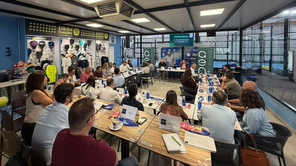 GEN Empresas reúne a empresarios en Factory Pádel en una jornada de networking
