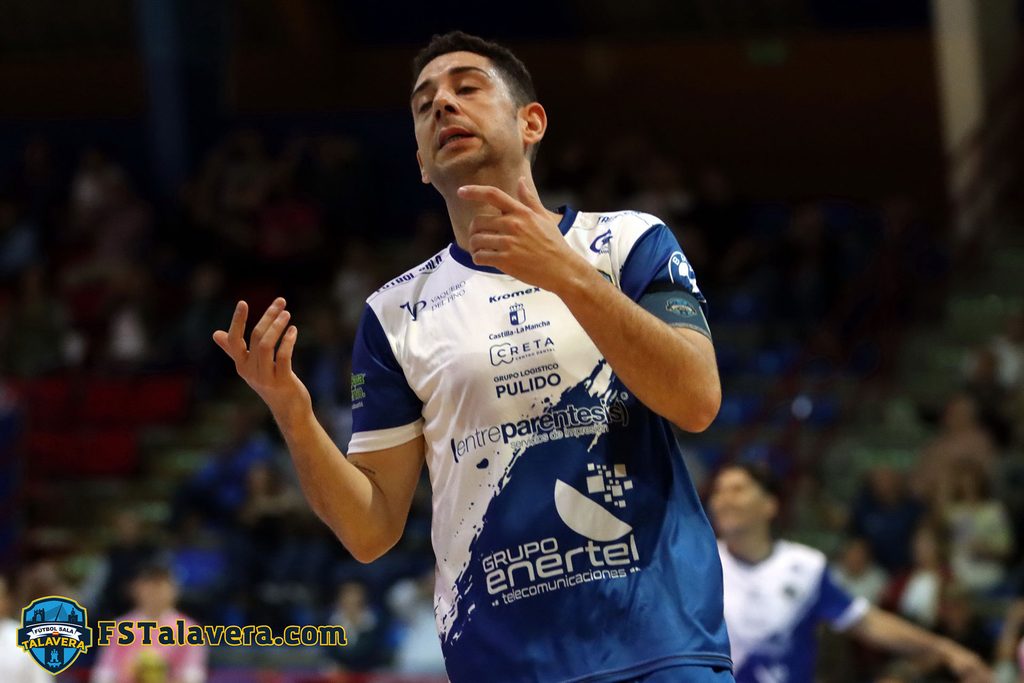 El FS Talavera cae ante Cobisa Futsal (5-4) tras arriesgar por la victoria hasta el final