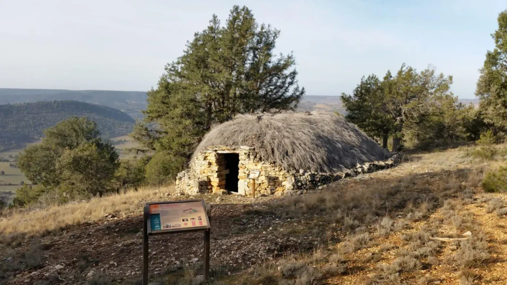 Ruta de los Chozones de La Loma: 10,5 kilómetros para descubrir la naturaleza y el patrimonio del Alto Tajo